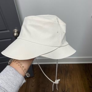 LULULEMON wide brim bucket hat NWT!